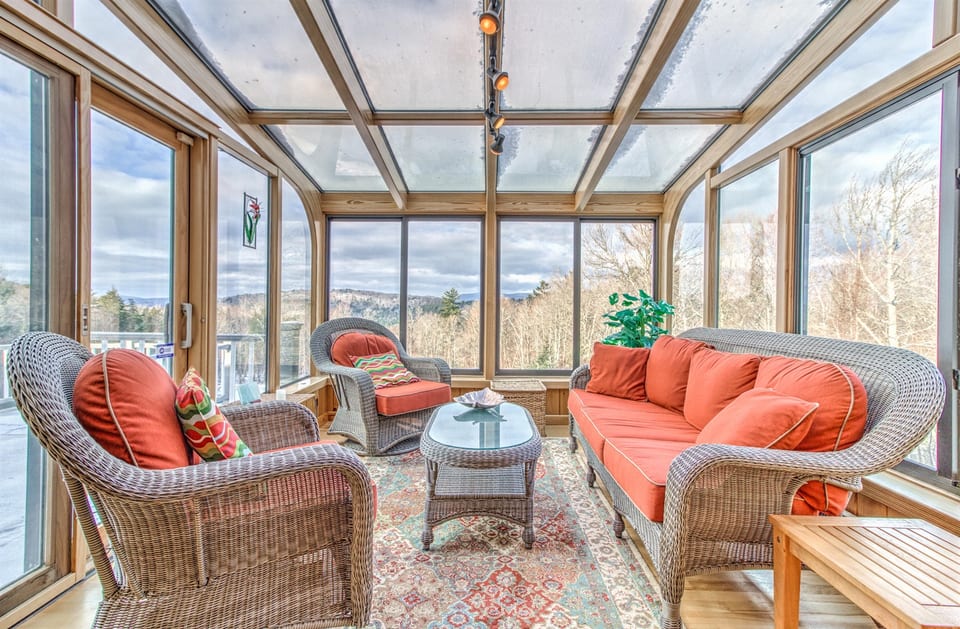Valley Views with Hot Tub - Windham