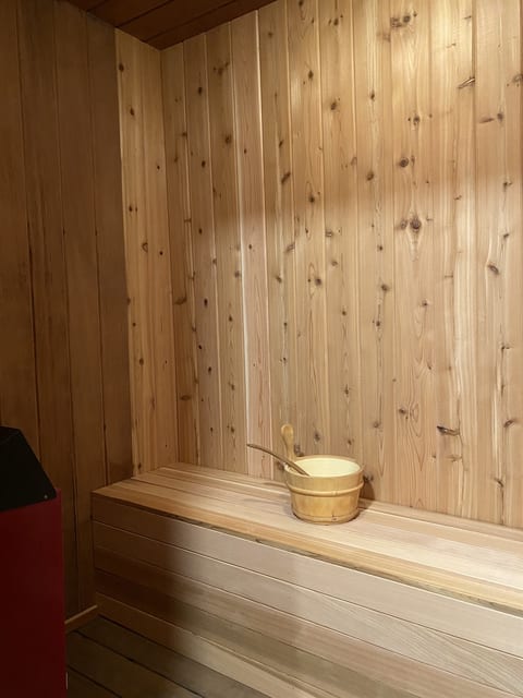 Londonderry Loft with Sauna