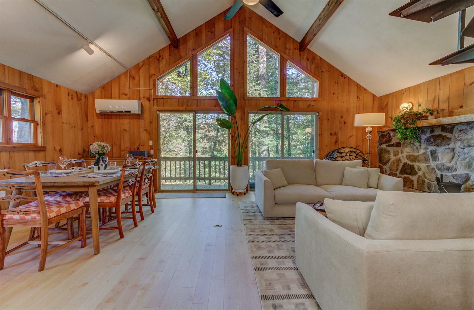 londonderry-loft-with-sauna/