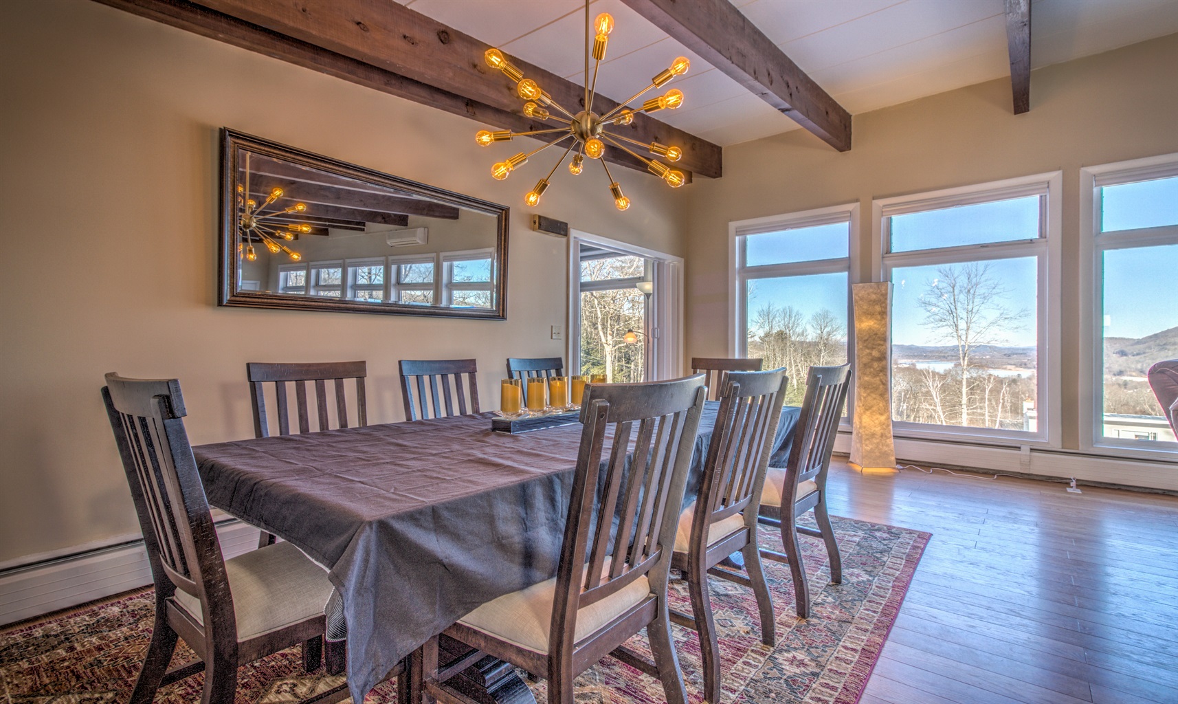 river-views-with-pool-table-and-more/