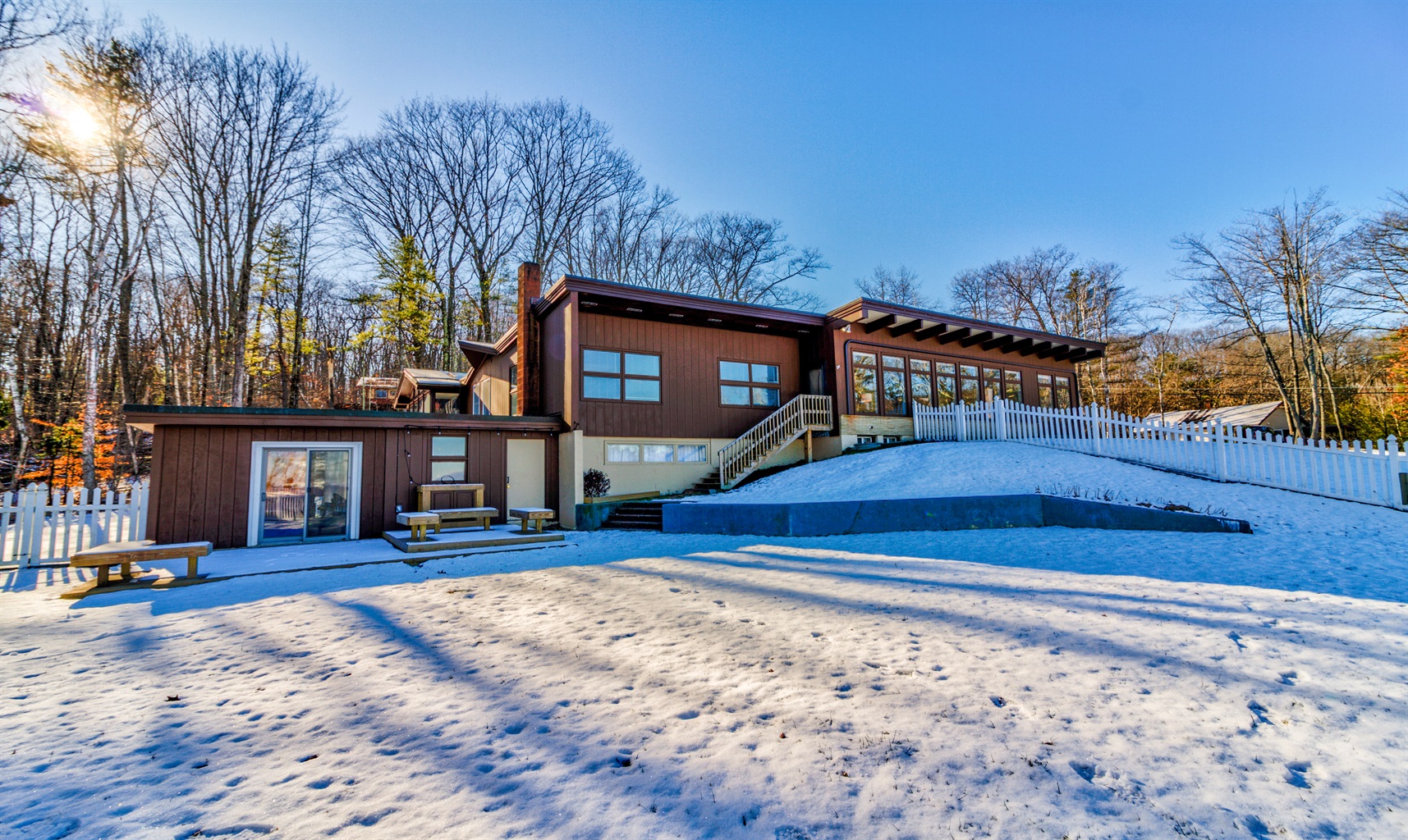 river-views-with-pool-table-and-more/