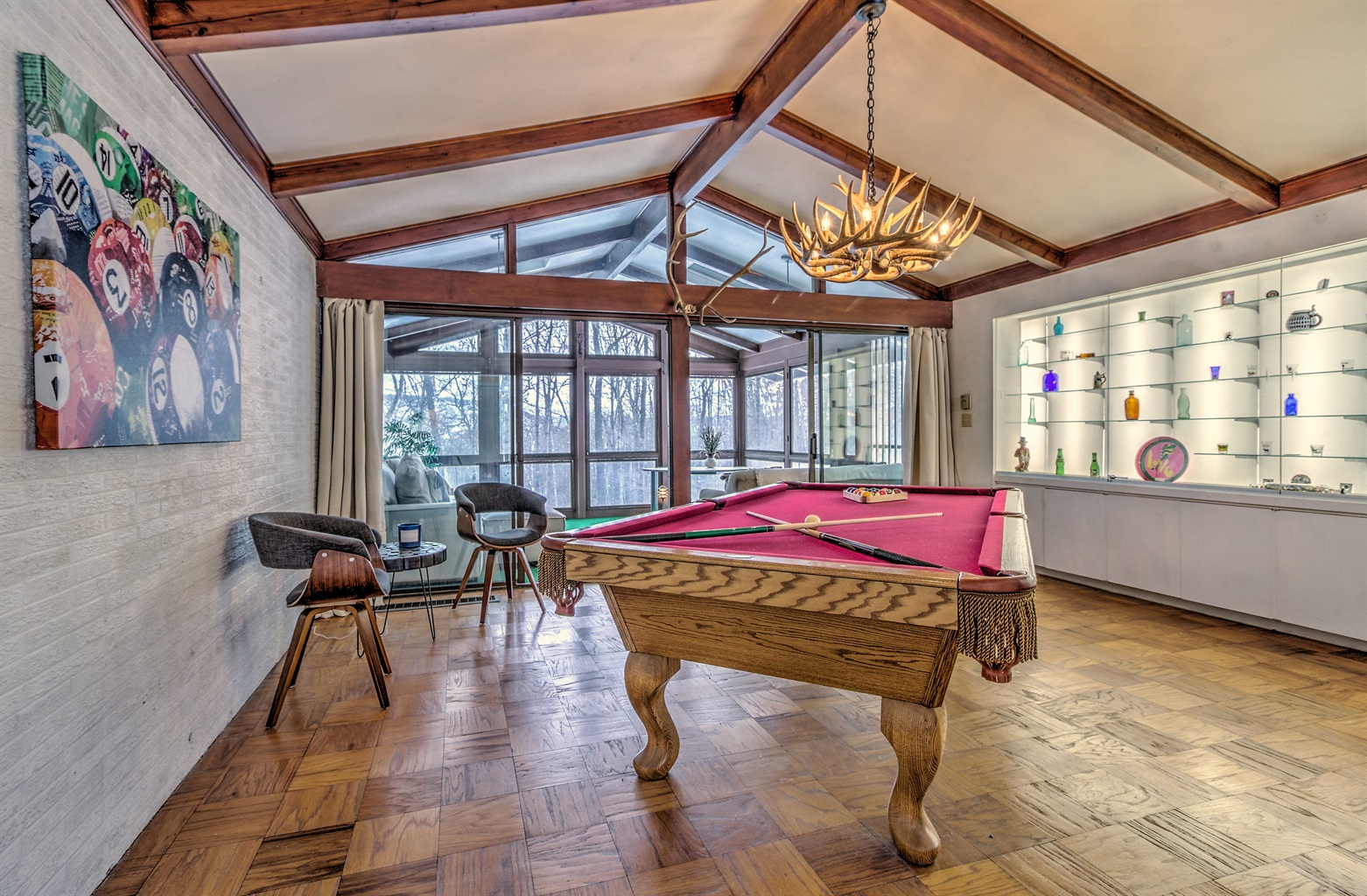 river-views-with-pool-table-and-more/
