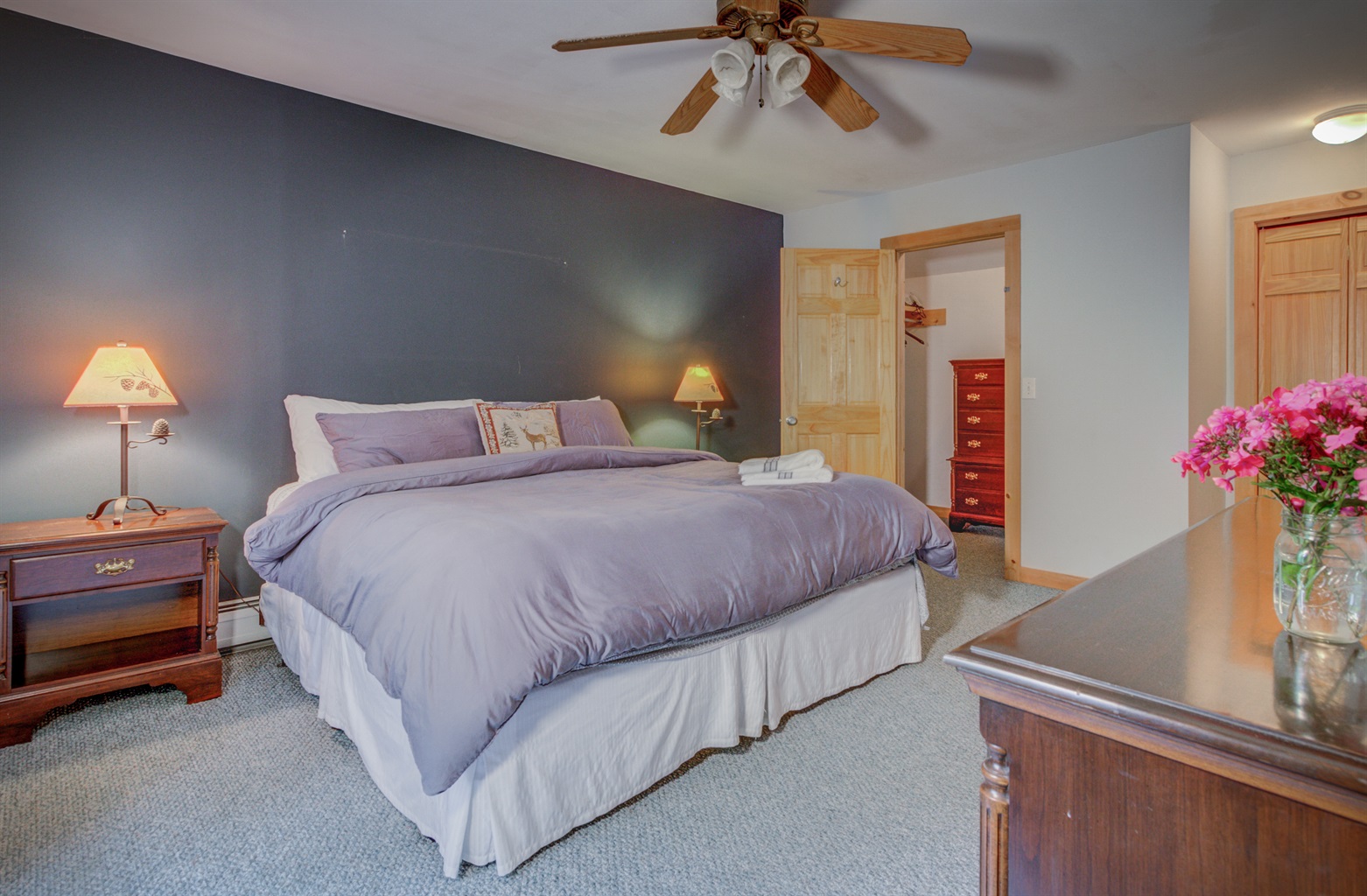 hot-tub-chalet-on-magic-mountain/