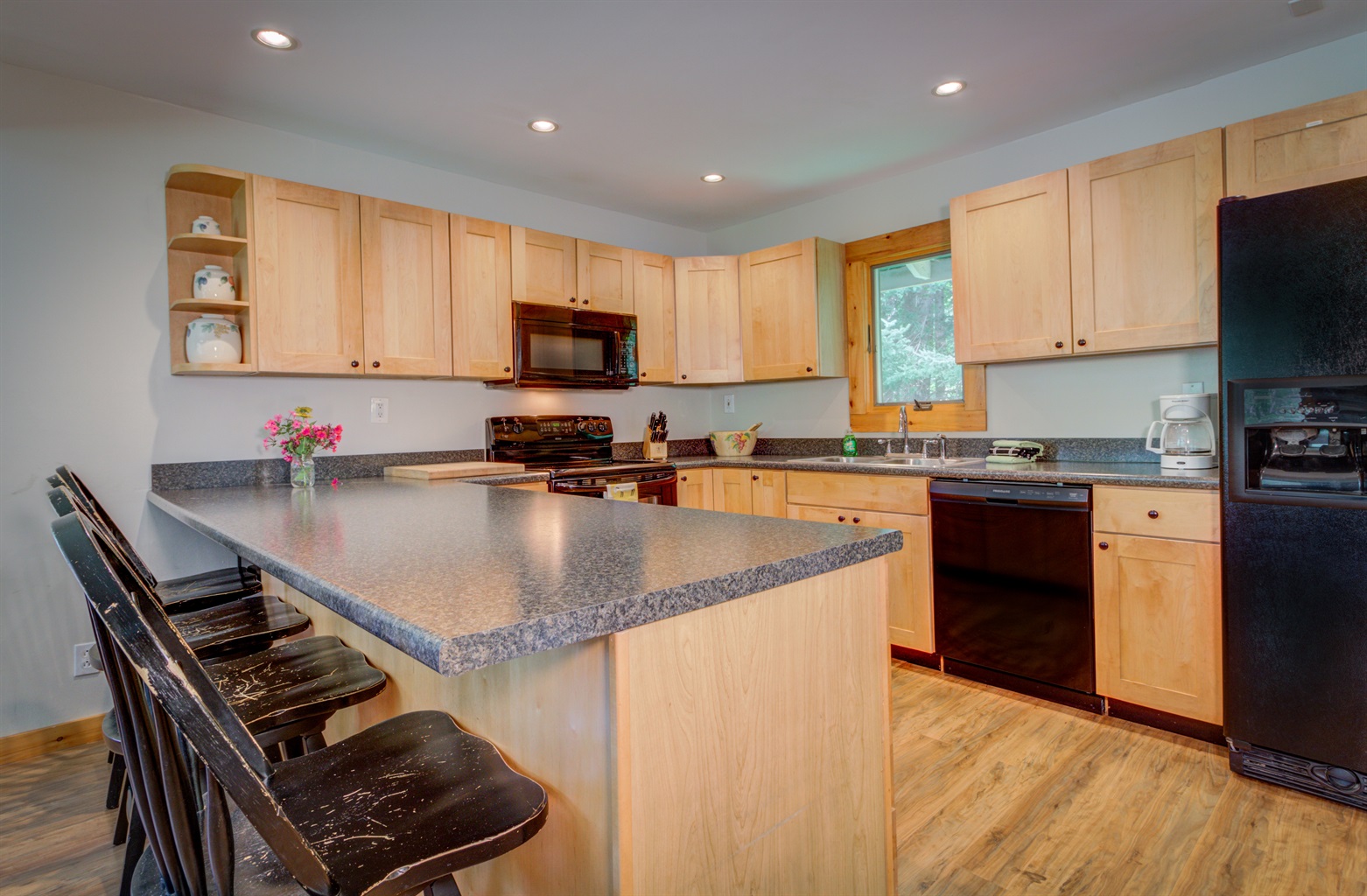 hot-tub-chalet-on-magic-mountain/