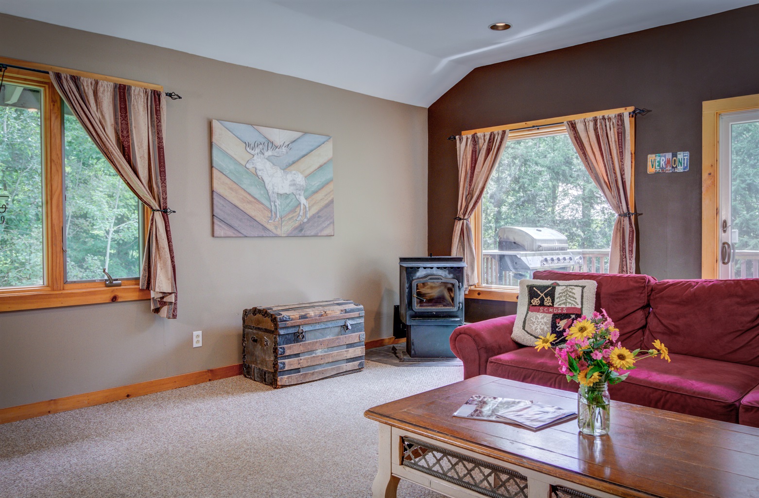 hot-tub-chalet-on-magic-mountain/