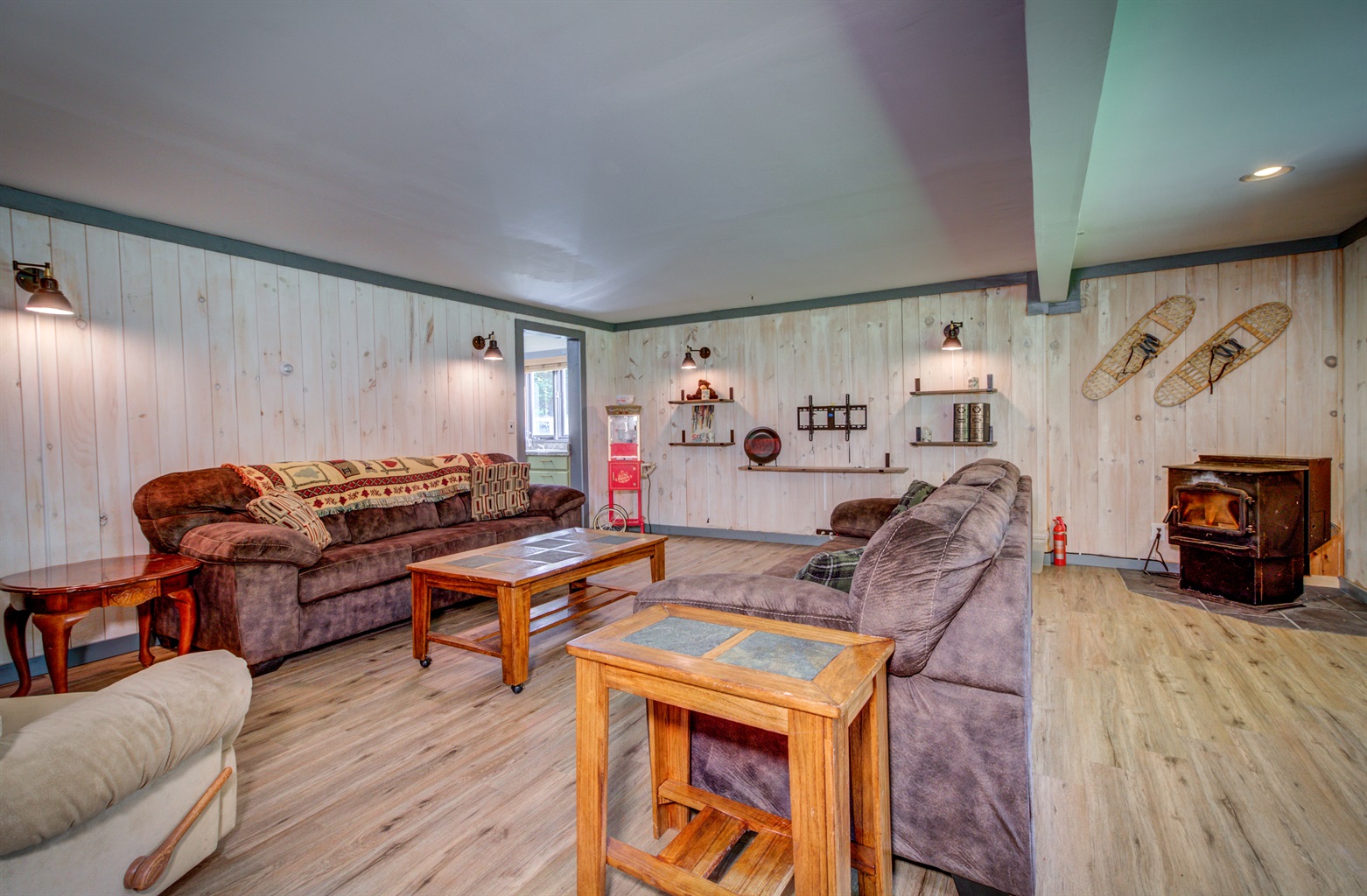 hot-tub-chalet-on-magic-mountain/