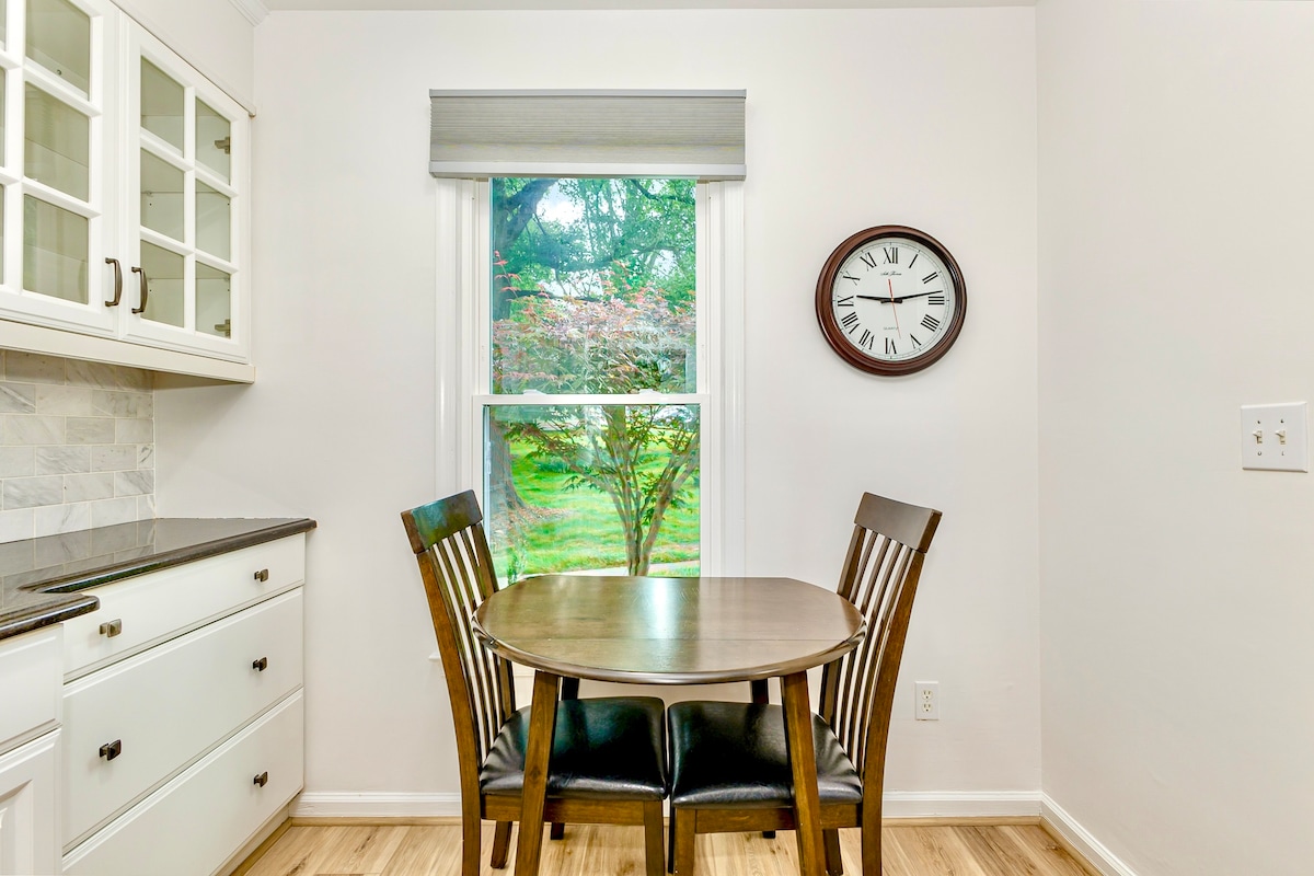 the-perky-pineapple-quiet-ranch/