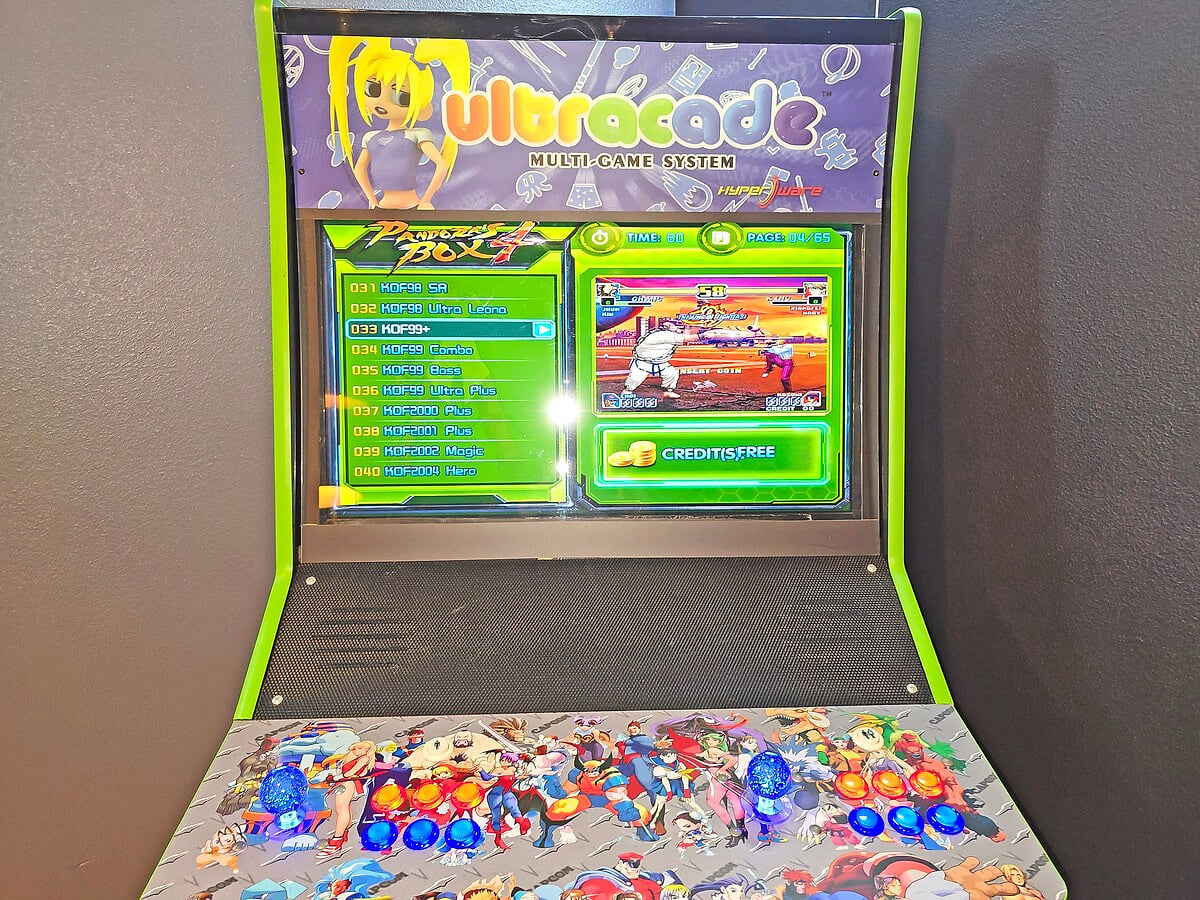 Enjoy a blast from the past in this chic, retro-inspired multi-arcade with 350 games —ideal for playful moments and memories.