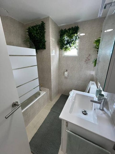 Reel Apartments- Luxury Studio