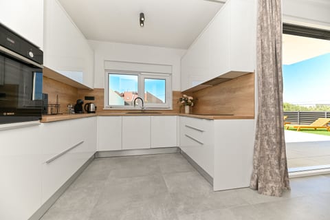 Villa Flora - Unit 370632-13
