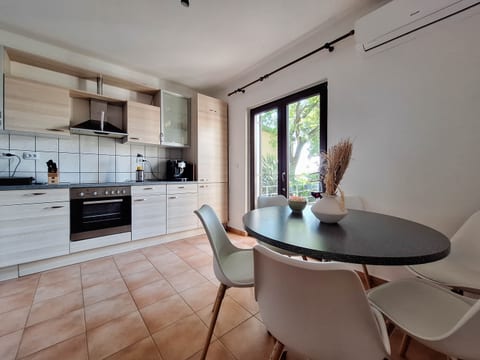 House Gracia - Unit 371408-13