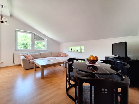 Apartment Nenad - Unit 371437-13