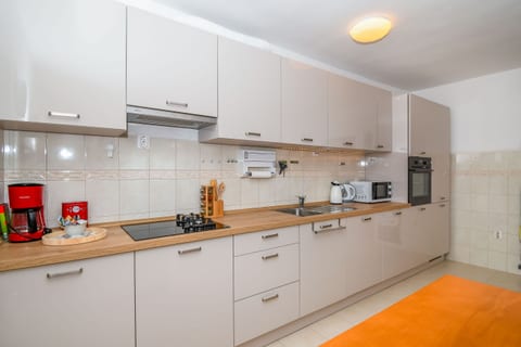 Apartment Live - Unit 375710-13