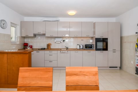 Apartment Live - Unit 375710-13