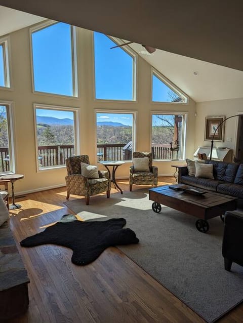 Bluebird Hill Cabin ~ Hiking ~ Wineries