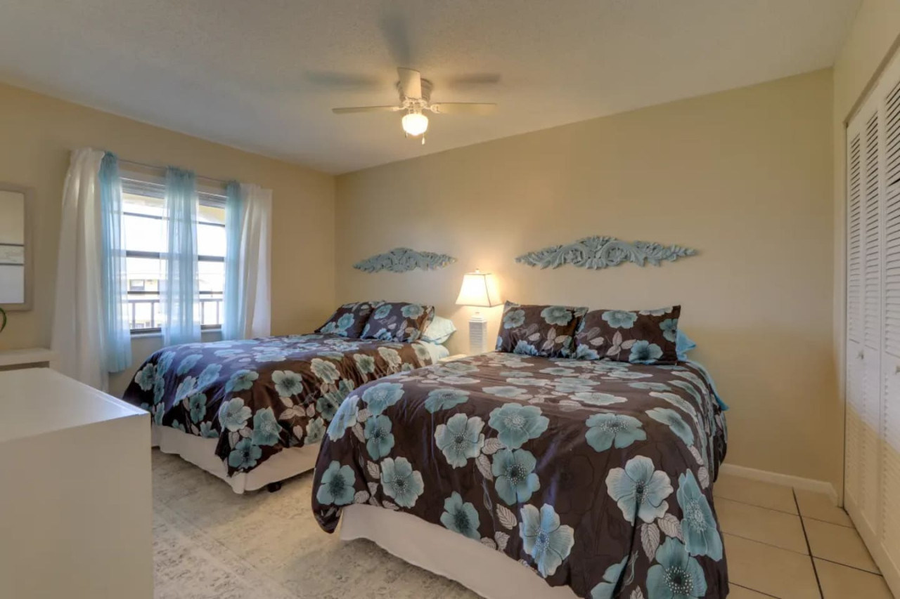 World Class Fishing Beach Retreat w/Heated Pool, Private Beach, Kayaks & Professional Fishing Dock - Port Charlotte
