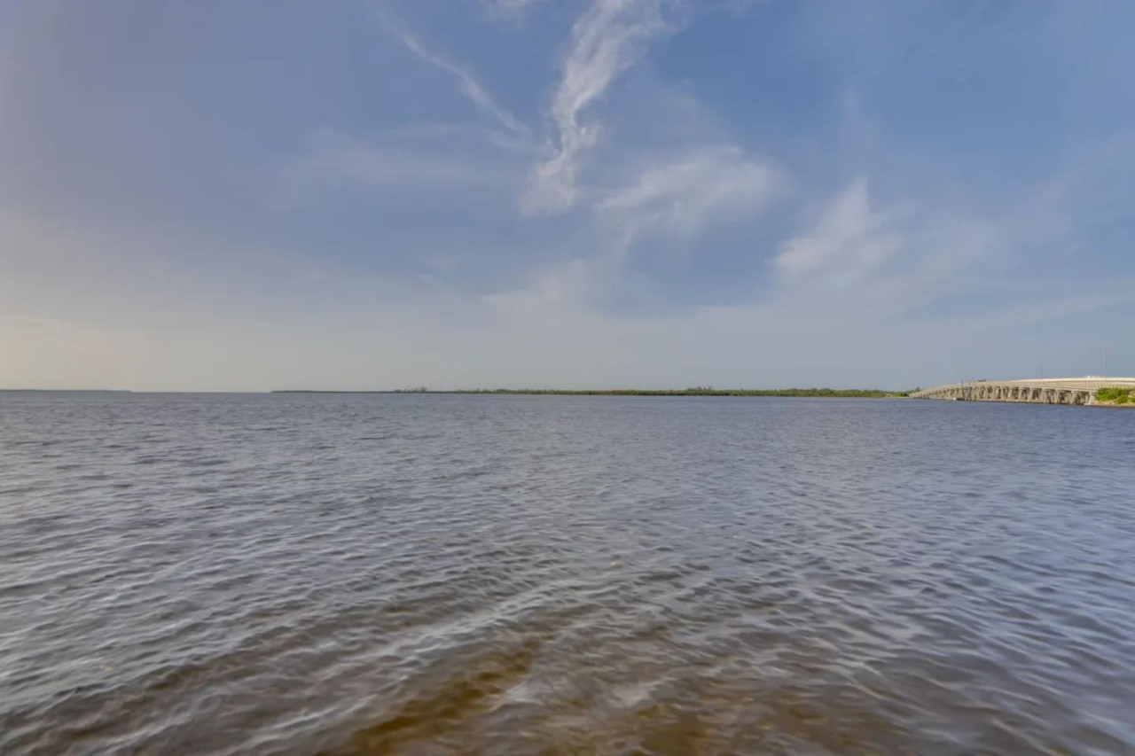 World Class Fishing Beach Retreat w/Heated Pool, Private Beach, Kayaks & Professional Fishing Dock - Port Charlotte