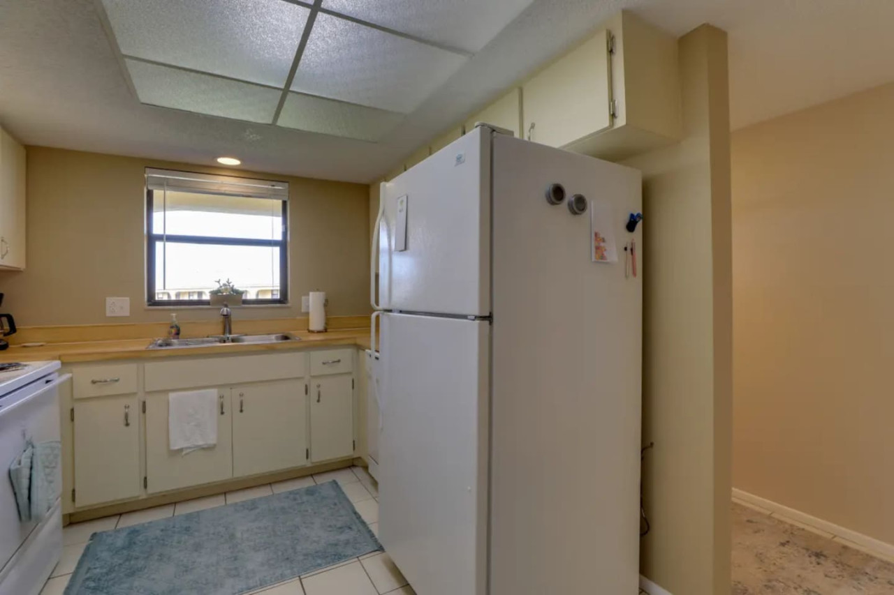 World Class Fishing Beach Retreat w/Heated Pool, Private Beach, Kayaks & Professional Fishing Dock - Port Charlotte