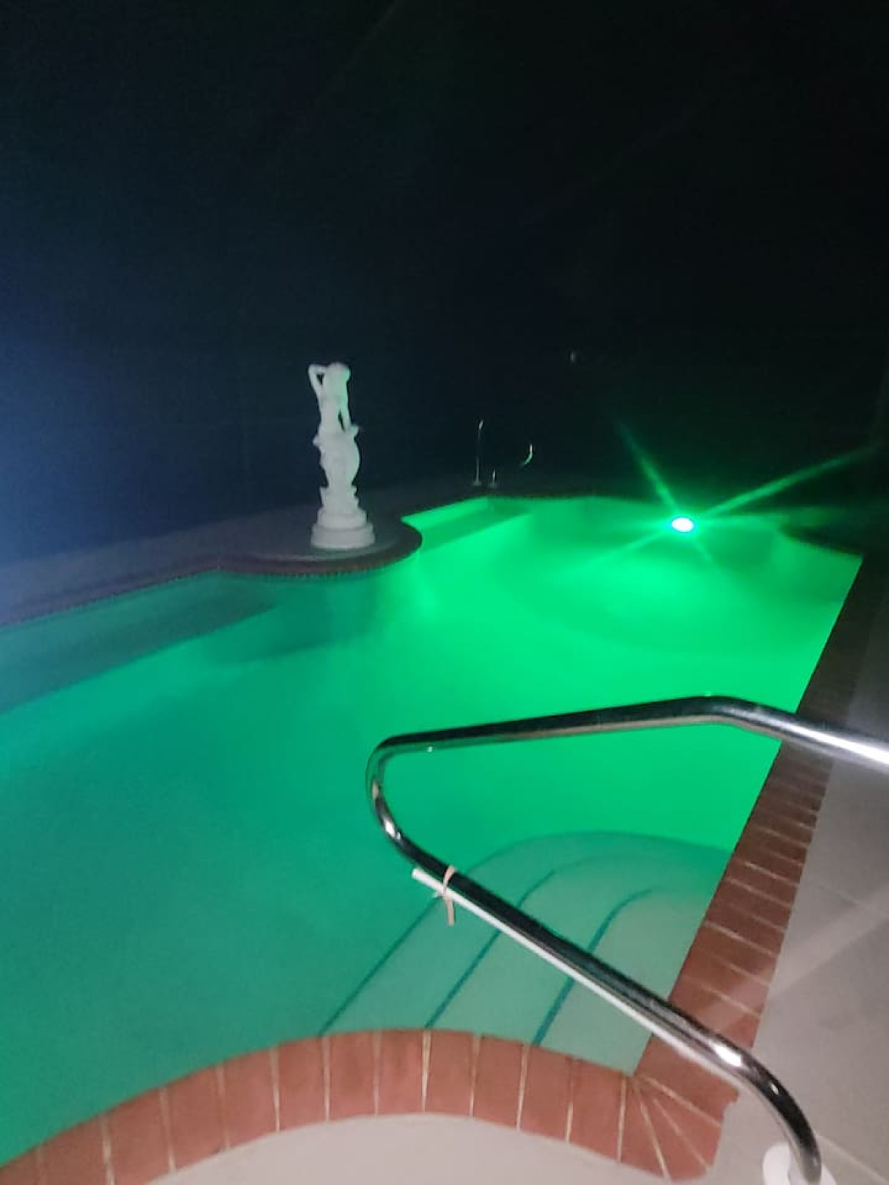 pet-lovers-5-star-cape-escape-fully-stocked-with-heated-pool-and-kayaks!/