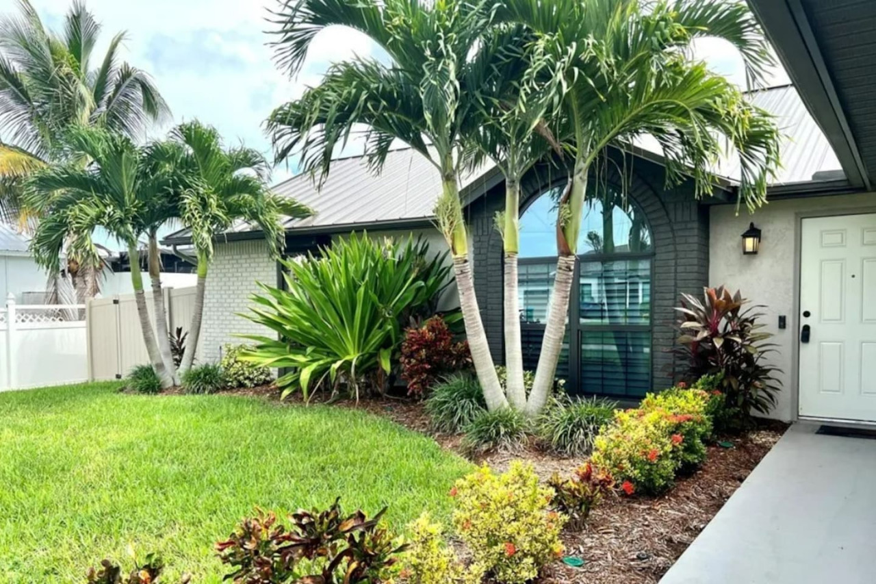 pet-lovers-5-star-cape-escape-fully-stocked-with-heated-pool-and-kayaks!/