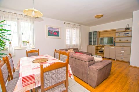 Apartment Centrum - Unit 375728-13