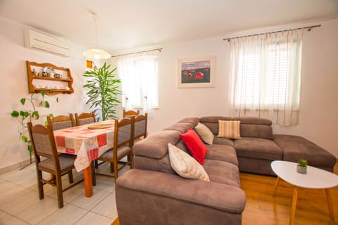 Apartment Centrum - Unit 375728-13