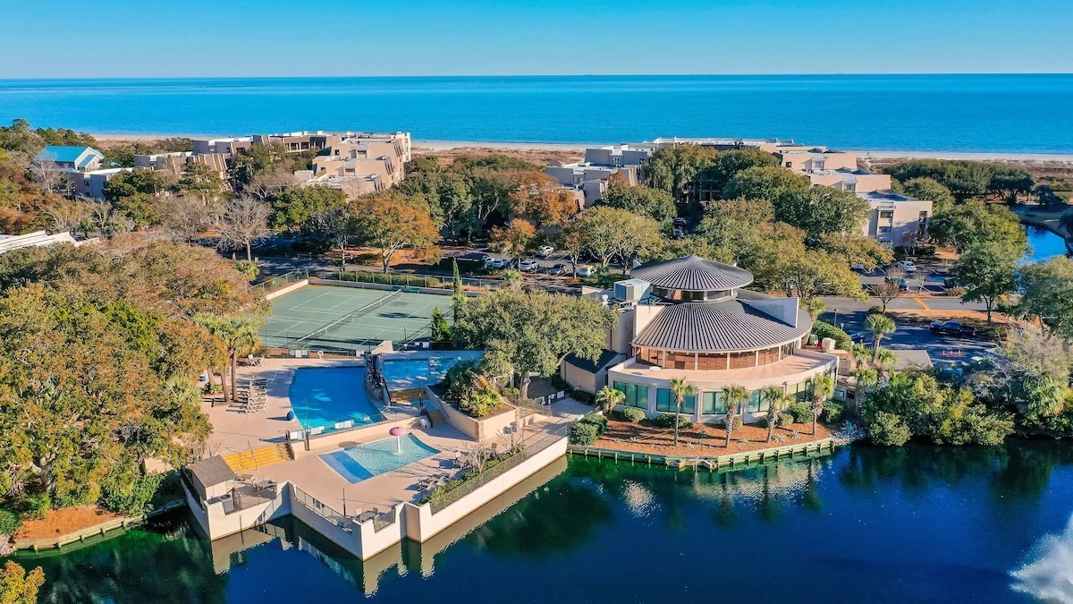 Island Club full amenity ocean front resort