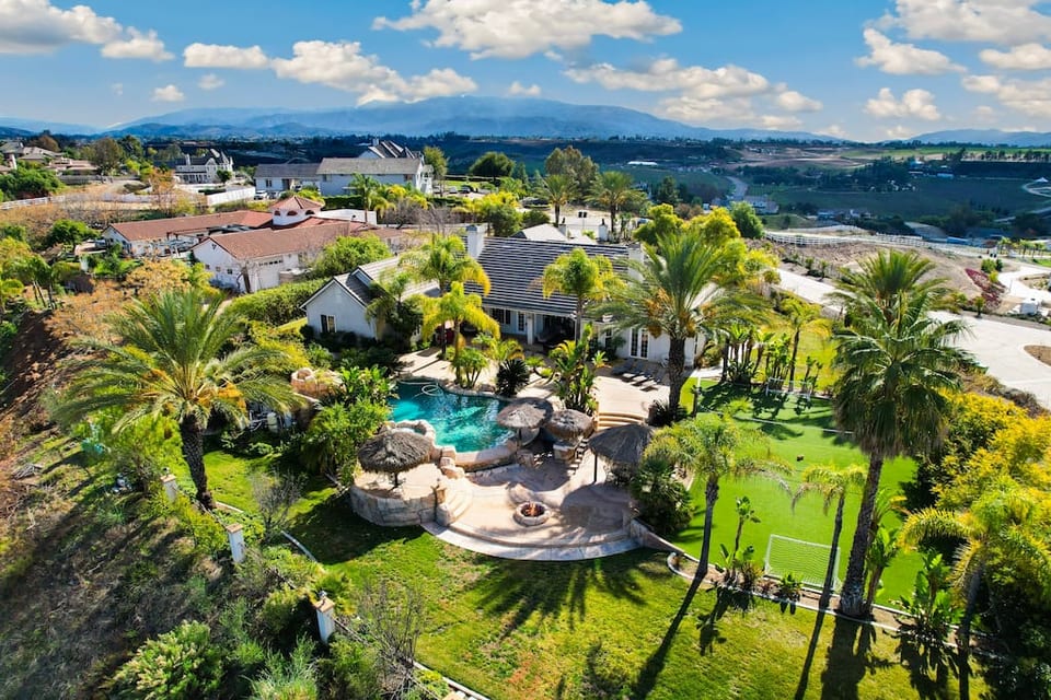 Villa relajante en la región vinícola con bar+spa+barbacoa+voleibol - Temecula