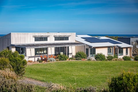 Eco Beach House · Ocean Views · Walk to Beach image 1