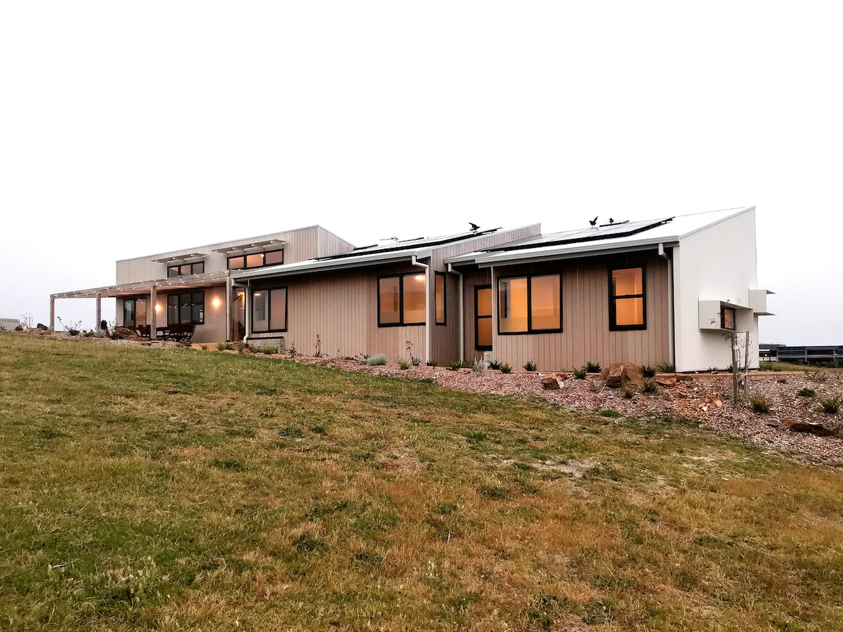 Eco Beach House: 15 min walk to First Surf Beach