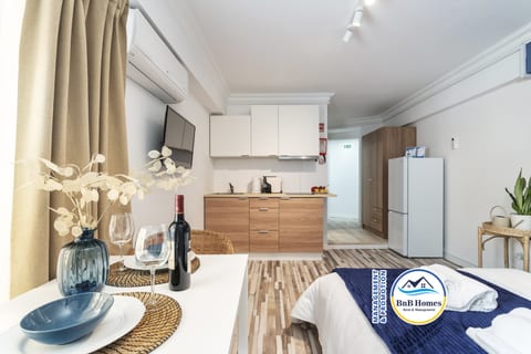  BnB Homes Bright Apartment 50 m from the beach