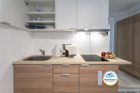  BnB Homes Bright Apartment 50 m from the beach