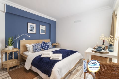 BnB Homes Bright Apartment 50 m from the beach