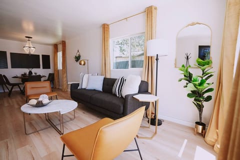 The White House-Renovated + Centrally Located