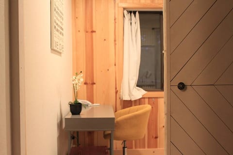 Modern Cabin: A/C, PingPong, EVcharging, families
