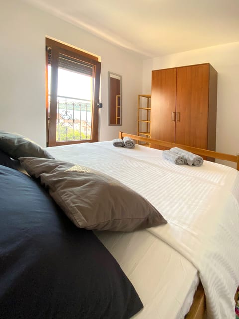 House DMS - Unit 375706-13