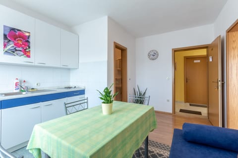 Apartments Mirjana - Unit 375766-13