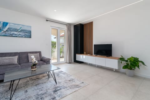 Apartment Amore - Unit 375806-13