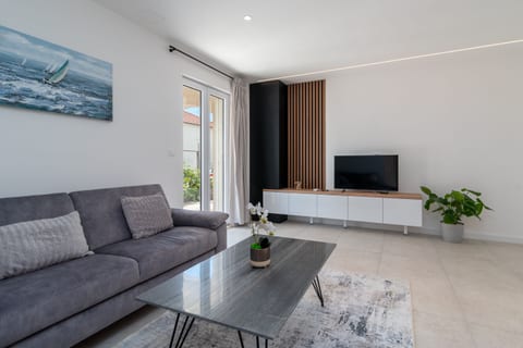 Apartment Amore - Unit 375806-13