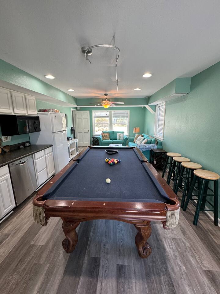 Pool Table Charlotte’s Cove