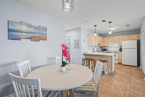 Condo in Gulf Shores w/King Bed