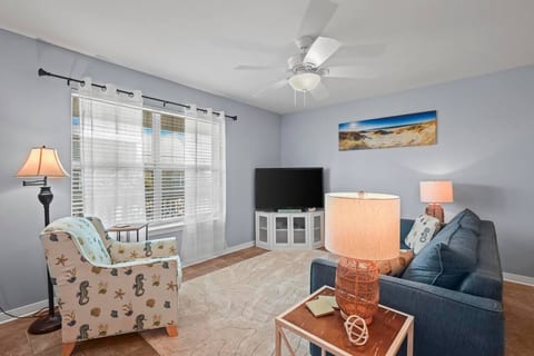 Condo in Gulf Shores w/King Bed