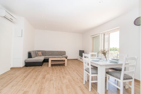 Apartments Pavlović - Unit 375811-13