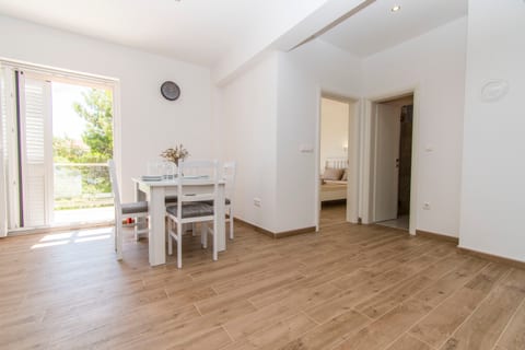 Apartments Pavlović - Unit 375811-13