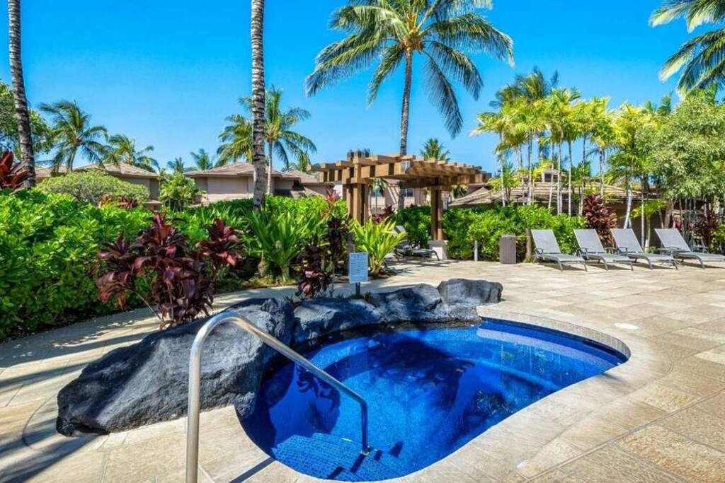 Gated Golf View Townhome w/ Resort Pool Tennis Gym