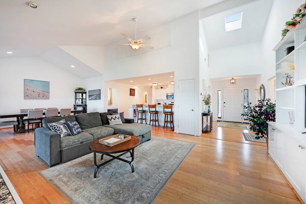 Breezy Ocean View 3BR 2.5BA House - Step-Free Stay