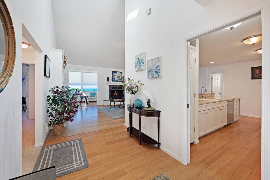 Breezy Ocean View 3BR 2.5BA House - Step-Free Stay