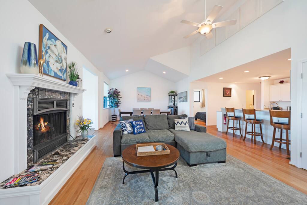 Breezy Ocean View 3BR 2.5BA House - Step-Free Stay