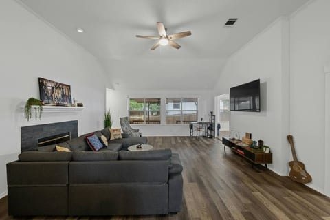 ATX Howdy House!