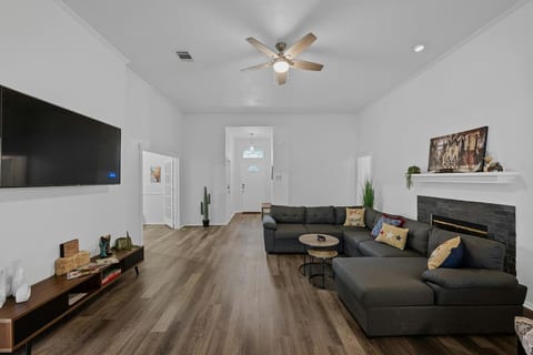 ATX Howdy House!
